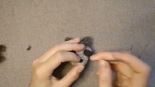 Making of a needle felted raccoon - time lapse смотреть онлайн