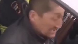 Две тапочки слетели?