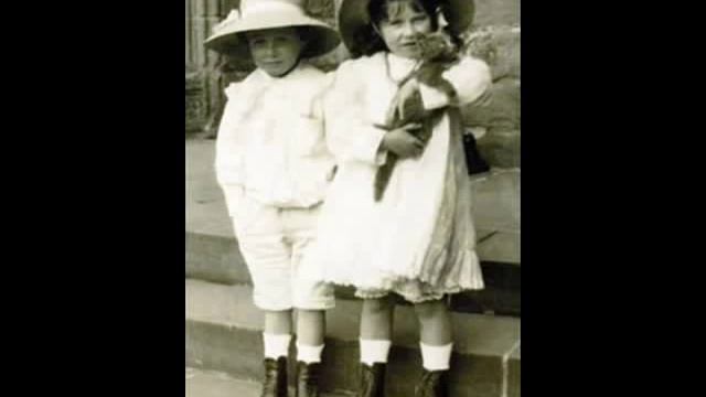 Queen Elizabeth, The Queen Mother смотреть онлайн