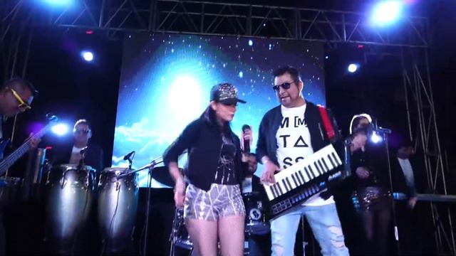 SIGUIENDO LA LUNA- R3DWALL FT BERENI-C - VIDEO OFICIAL - CUMBIA SONIDERA смотреть онлайн