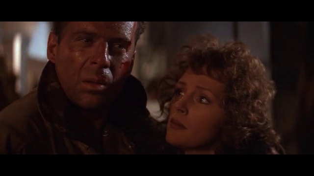 Крепкий орешек (1988) - финальная сцена