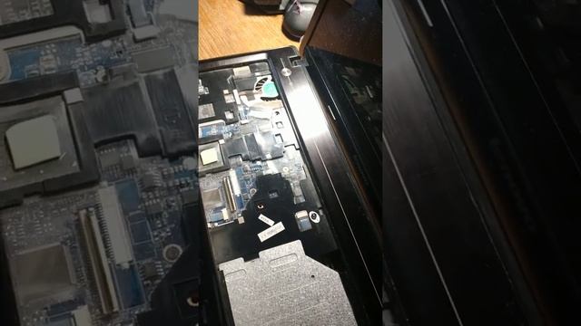 Замена клавиатуры на ноутбуке Lenovo ( клавиатура , замена , клавиши , ноутбук) смотреть онлайн