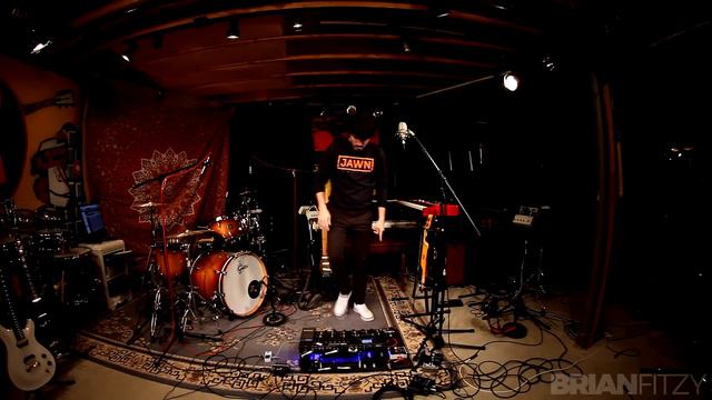 Carol of the Bells (live looped) смотреть онлайн