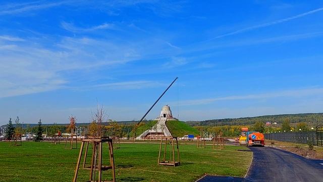КЕМЕРОВО. ИСТОРИЧЕСКОЕ СОБЫТИЕ. СТРОЙКА МЕМОРИАЛА ГЕРОЯМ-СИБИРЯКАМ. СКУЛЬПТУРА ВОИНУ-ОСВОБОДИТЕЛЮ смотреть онлайн