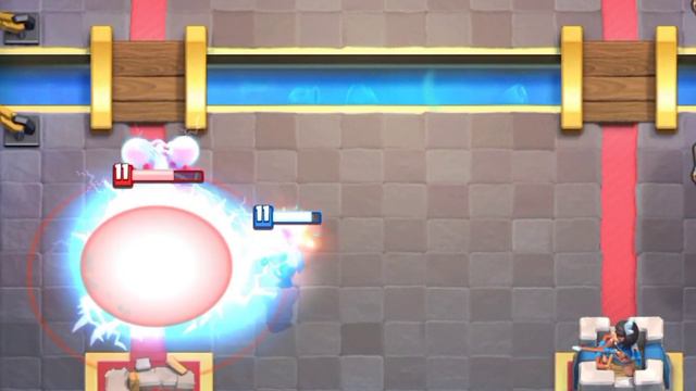 Valkyrie in 2050 - Clash Royale смотреть онлайн