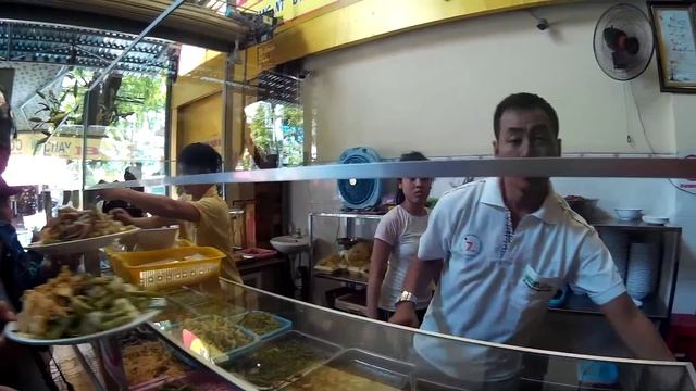 Вегетарианский ресторан в Нячанге. Обед 13 000 донг! (уже нет по этому адресу)