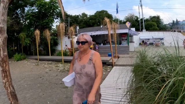 Касабланка -лучший пляж Лазаревского.Цены в кафе,на массаж и лежаки!?ЛАЗАРЕВСКОЕ СЕГОДНЯ?СОЧИ. смотреть онлайн