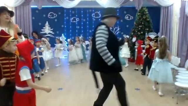 Новогодний утренник "Колобок" смотреть онлайн