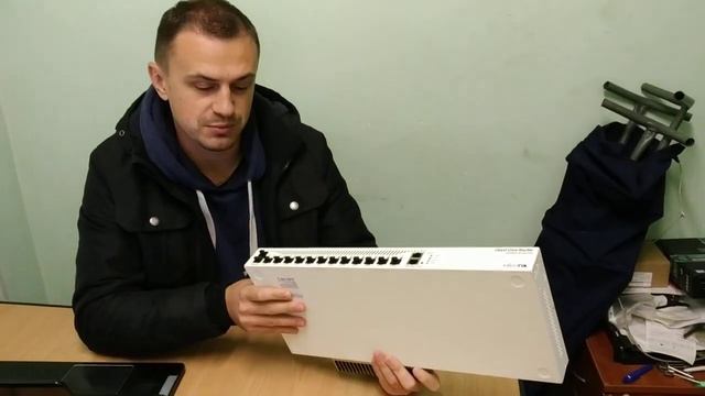 Распаковка CCR2004-1G-12S+2XS смотреть онлайн