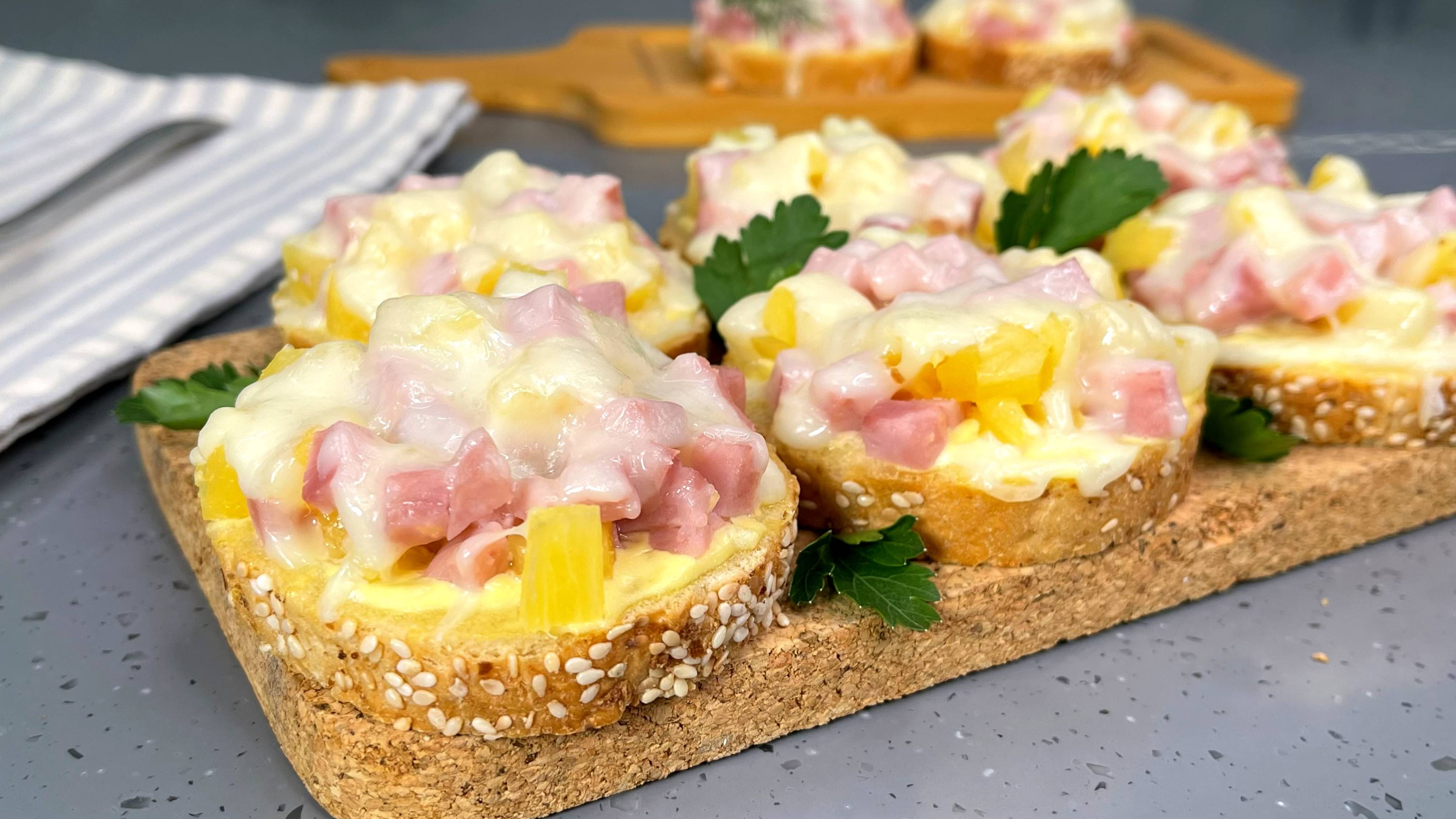 Самые ВКУСНЫЕ и простые горячие бутерброды! Готовить просто и быстро! Ну очень ВКУСНЫЙ рецепт смотреть онлайн