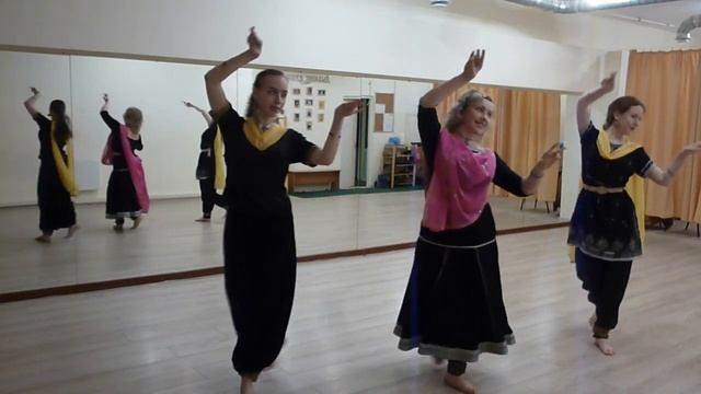 Индийские танцы в "Дыхании души". micro gat смотреть онлайн