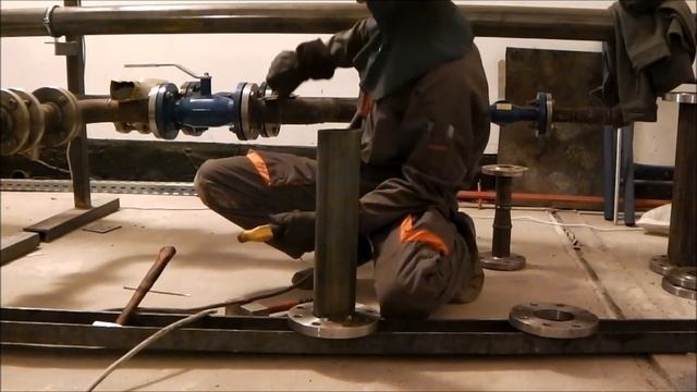 Как приварить фланец к трубе ( заготовка ) смотреть онлайн