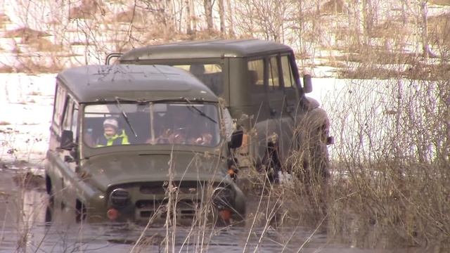 спасение утонувшего УАЗика смотреть онлайн