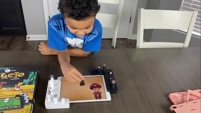 Tacto Chess Kids board game unboxing! By Playshifu! смотреть онлайн
