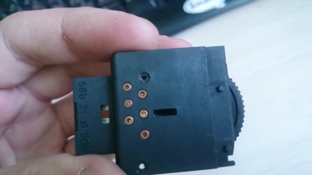 Как поменять сгоревшую лампочку на кнопке корректора фар wv b3 смотреть онлайн