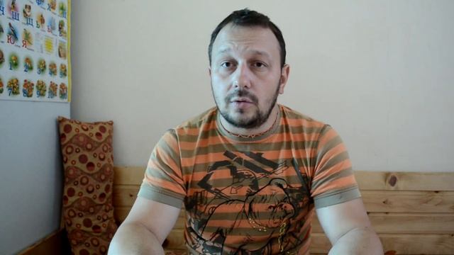 В вольере на кормушке. смотреть онлайн