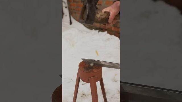 Нож изготовленный из углеродистой стали У12 смотреть онлайн