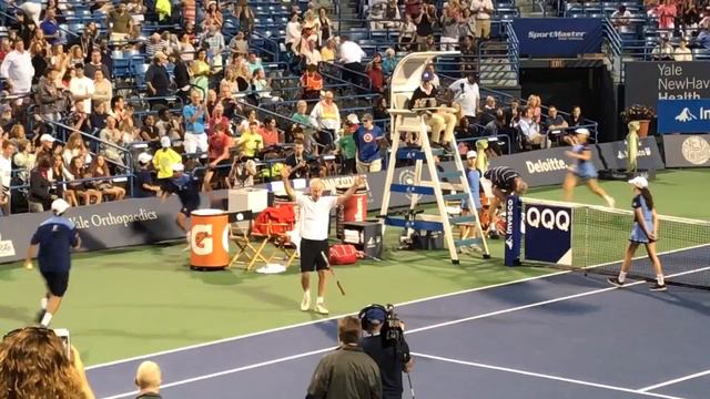 John McEnroe defeats Todd Martin смотреть онлайн