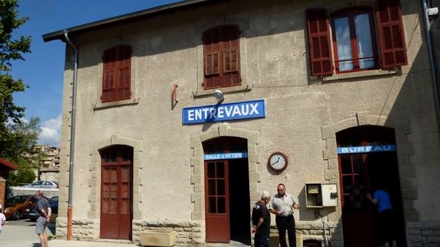 LA ROUTE DU TRAIN DES PIGNES смотреть онлайн