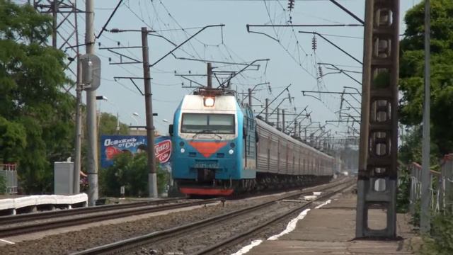 ЭП1М-492 с поездом Воркута - Новороссийск смотреть онлайн