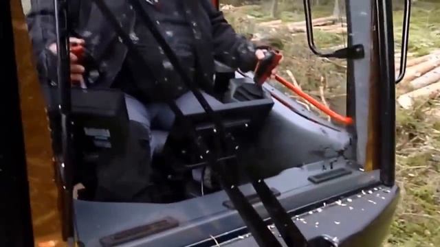 Заготовка леса на Японской чудо технике Komatsu смотреть онлайн