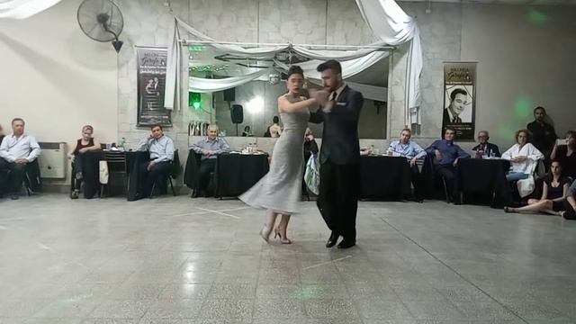 Julio azorín y Belén Valdés exhibición en el milonga garufa смотреть онлайн