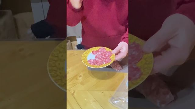Salchichon iberico. Сальчичон иберико. Колбаса из элитных иберийских чернокопытных пород. Испания смотреть онлайн