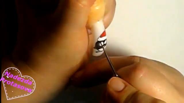 Рисуем пингвина на ногтях. Новогодний дизайн ногтей. Рисуем пингвина./Nail Art. смотреть онлайн