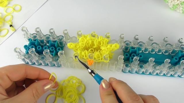 Цыплёнок 3Д в скорлупе из резинок Пушистый на станке Пасха 2016