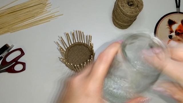 СУПЕР ИДЕЯ из банки, джута и шпажек. ВАЗА своими руками. смотреть онлайн