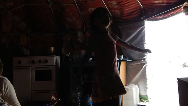 "Антошка" на киргизском и другие песни Асемы. смотреть онлайн