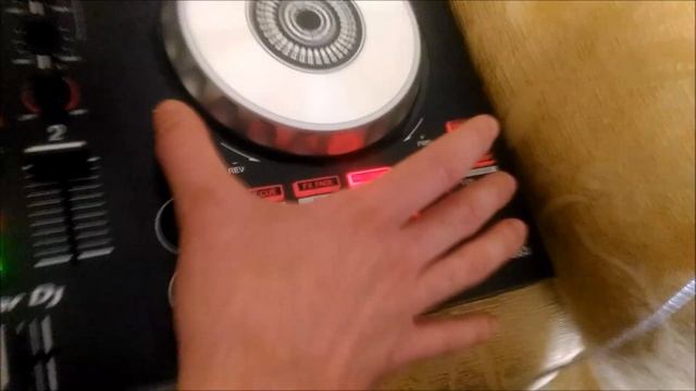 Pioneer DDJ-SB3 with Traktor 2 Pro Scratch - September 2018 update - Ita Eng description смотреть онлайн