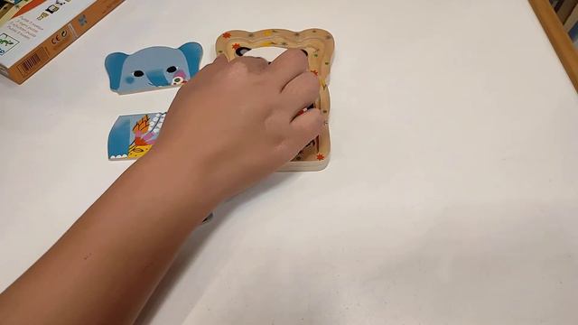 Dzsungel állatok réteges formabeillesztő - Formabeillesztő puzzle - Lucky & Co - Djeco -Gekkotoys.h смотреть онлайн