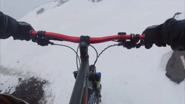 Спуск с Авачинского вулкана на велосипеде. Камчатка. смотреть онлайн