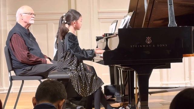 Jonny’s Piano Recital - Hall of the Mountain King by Grieg смотреть онлайн