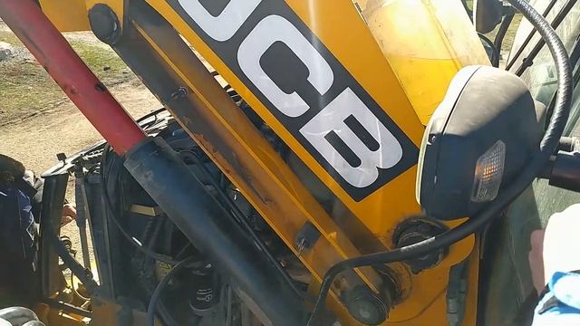Экскаватор - погрузчик JCB смотреть онлайн