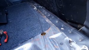 Как заменить замок спинки заднего сиденья на автомобиле ВАЗ 2115