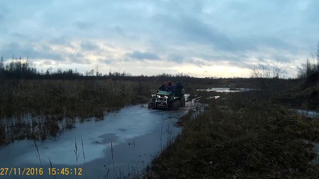 Вездеход Беляшек ломает лёд смотреть онлайн