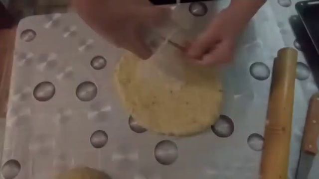 Печенье на сыворотке, с яблоком и орехами смотреть онлайн