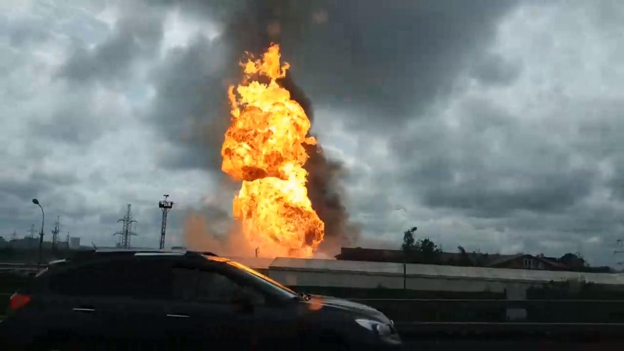 В Подмосковье загорелась Северная ТЭЦ смотреть онлайн