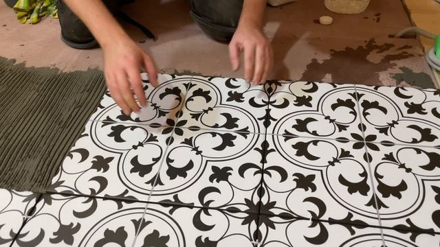 Укладка керамогранита на деревянный пол ванной в каркасном доме по проекту А-фрейм своими руками смотреть онлайн