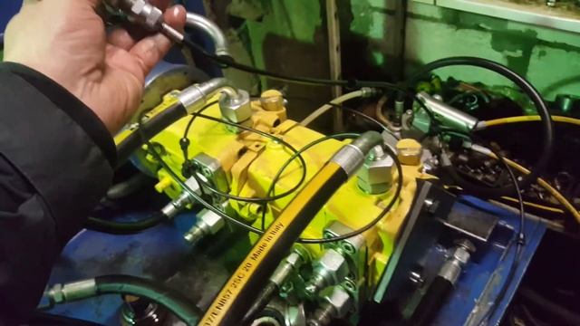 Погрузчики LOCUST ремонт гидравлики. смотреть онлайн