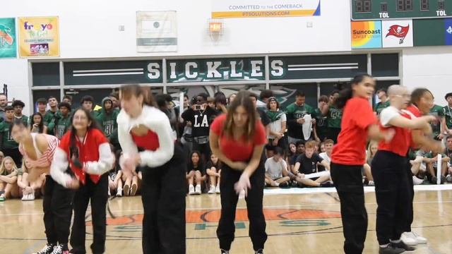 Domino~ Stray kids Cover | Homecoming Pep Rally | E17 Kpop смотреть онлайн