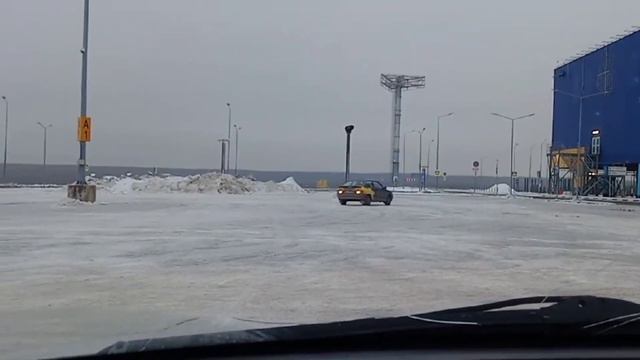 Дрифт? Разворот на 540 градусов на авто смотреть онлайн