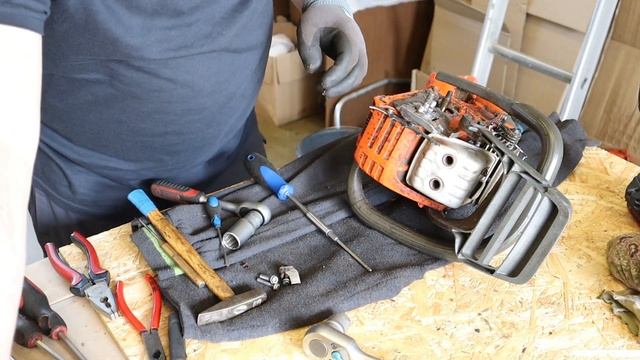 Disassembly of Husqvarna 435 II chainsaw for spare parts Бензопила Хускварна 435 II на запчасти смотреть онлайн