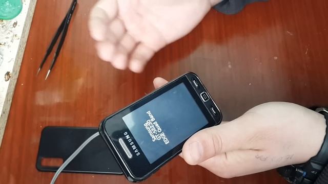 Как определить есть ли кз на телефоне. Как включить телефон без батареи! смотреть онлайн
