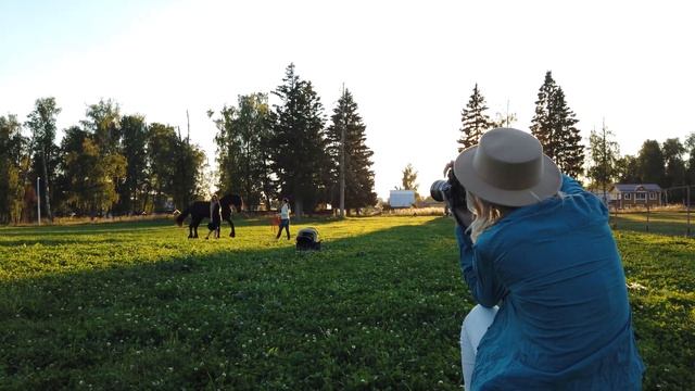 Фотосессия с лошадью. Бэкстейдж и результат. смотреть онлайн