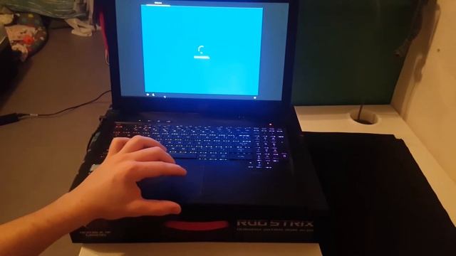 Unboxing Asus ROG Strix GL503VD-FY208T i7 7th Gen GTX1050 4GB смотреть онлайн