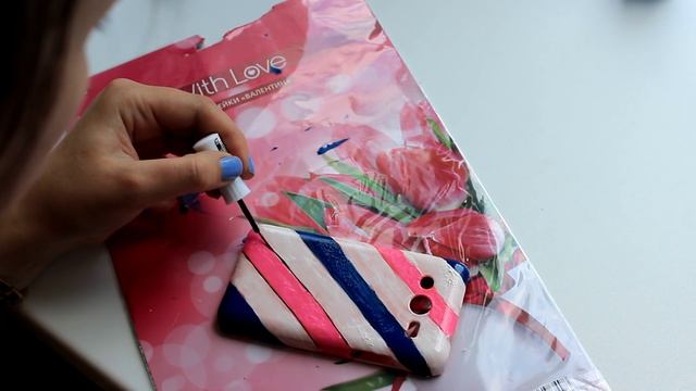 DIY: Как декорировать чехол для телефона (3 идеи) | VeneraDIY смотреть онлайн