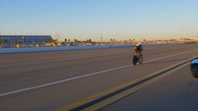 Challenge Daytona Sprint Win & Pro Wins by Lionel Sanders and Paula Findlay смотреть онлайн